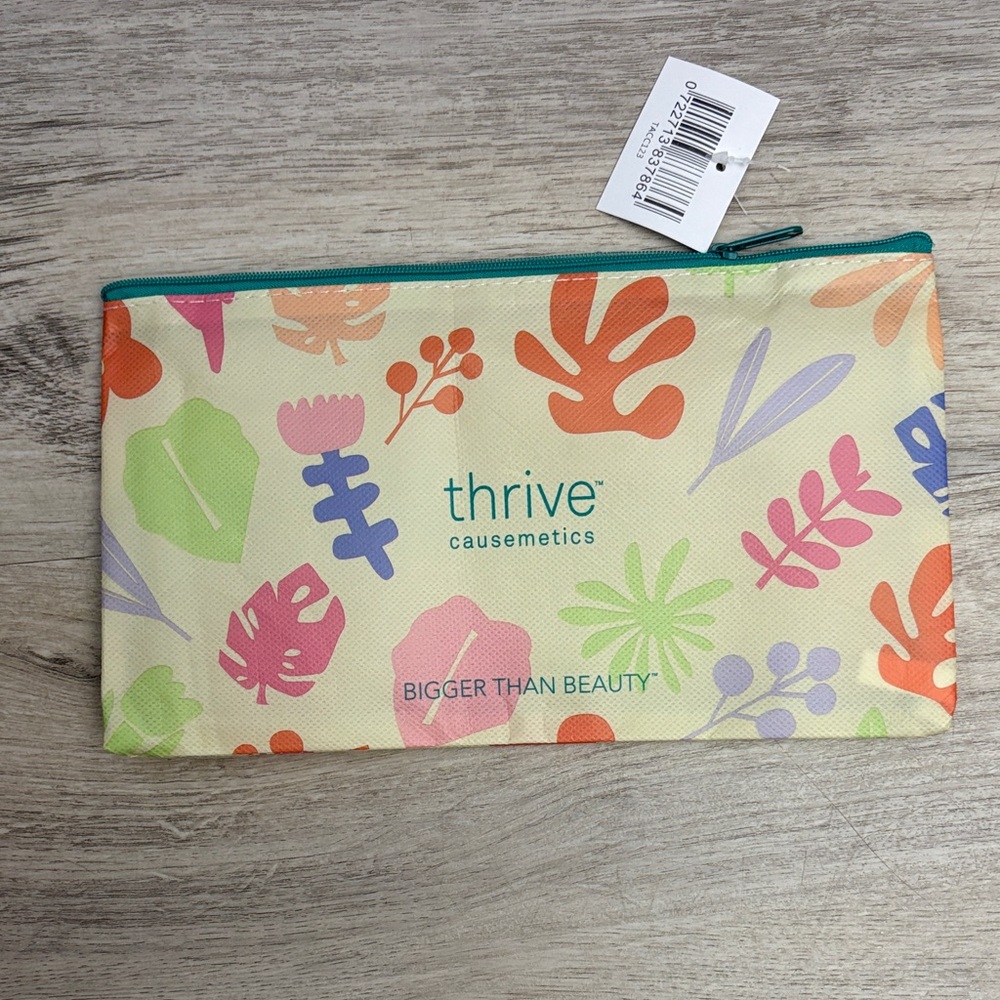 NWT Thrive Causemetics Pastel Multicolor Lightweight Zip Makeup Bag 5.75"x9.75"
